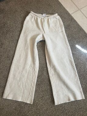 Aritzia oatmeal Mega Flutter Wide-Leg Sweatpants XS